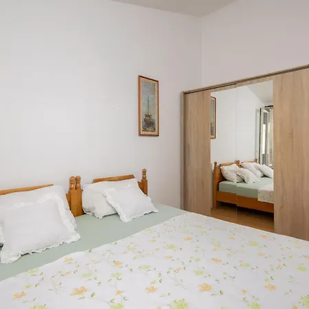 Fortuna - Shared Pool Apartment