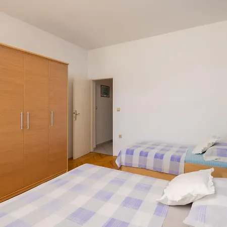 Fortuna - Shared Pool Apartment *