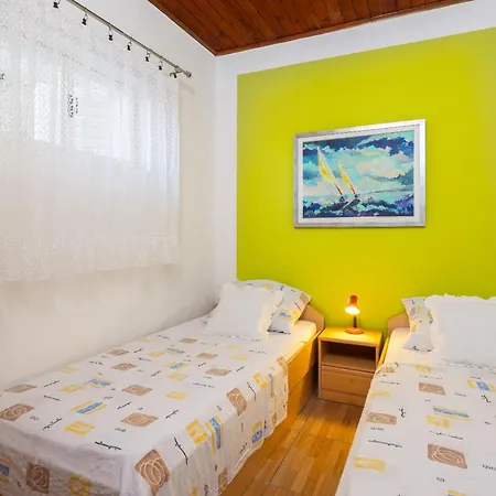 Fortuna - Shared Pool Apartment Lokva Rogoznica