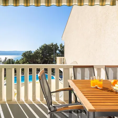 Fortuna - Shared Pool Apartment