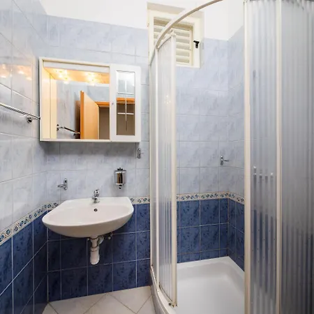 Fortuna - Shared Pool Apartment *