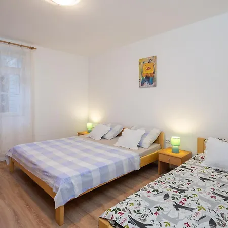 Fortuna - Shared Pool Apartament