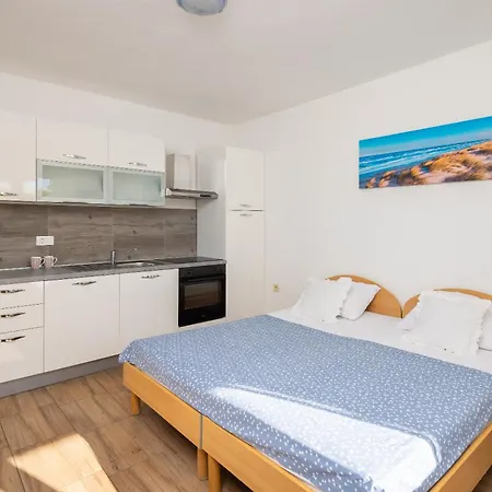 Apartament Fortuna - Shared Pool Lokva Rogoznica