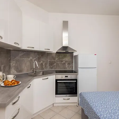 Apartment Fortuna - Shared Pool Lokva Rogoznica